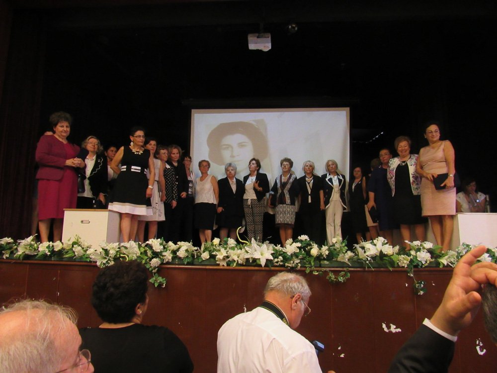 Açýklama: C:\Program Files (x86)\Macromedia\Dreamweaver 4\Lessons\Lesson Files\esayan\po2016 (15).JPG