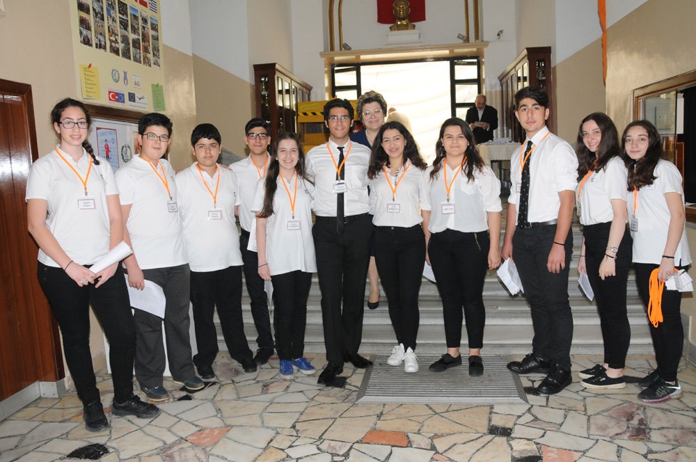 Açýklama: C:\Program Files (x86)\Macromedia\Dreamweaver 4\Lessons\Lesson Files\esayan\po2016 (2).JPG