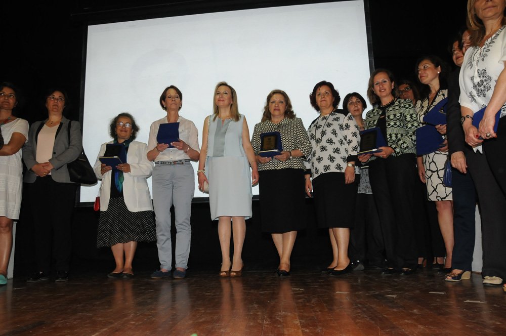 Açýklama: C:\Program Files (x86)\Macromedia\Dreamweaver 4\Lessons\Lesson Files\esayan\po2016 (27).JPG