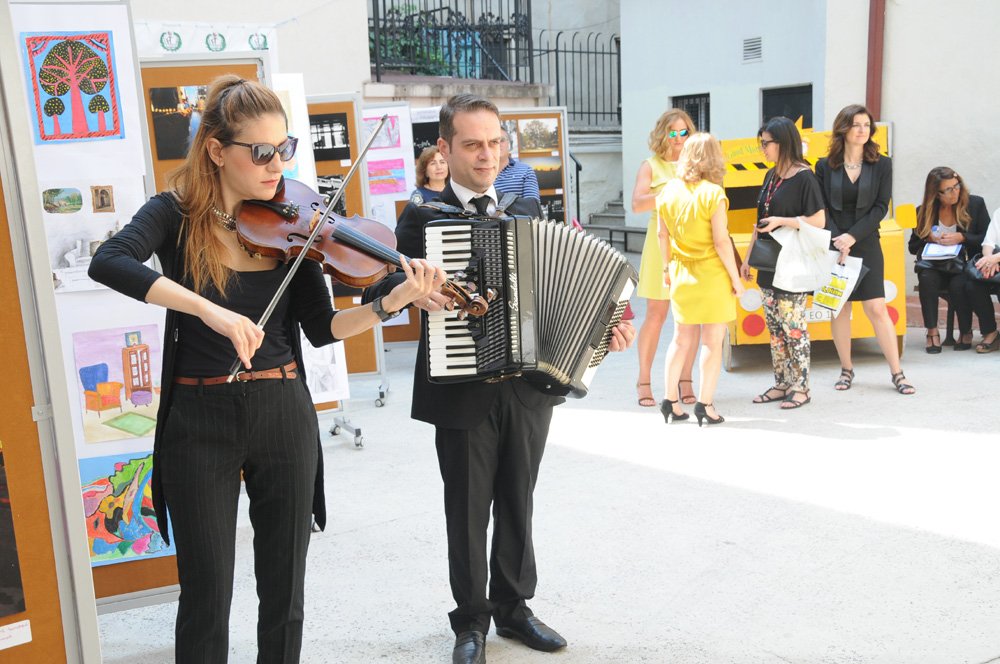 Açýklama: C:\Program Files (x86)\Macromedia\Dreamweaver 4\Lessons\Lesson Files\esayan\po2016 (3).JPG