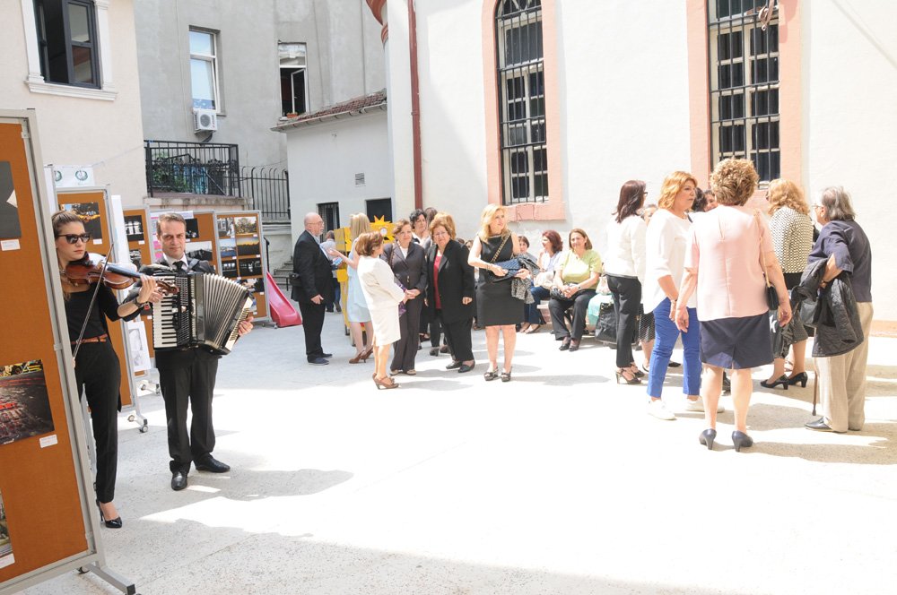 Açýklama: C:\Program Files (x86)\Macromedia\Dreamweaver 4\Lessons\Lesson Files\esayan\po2016 (4).JPG