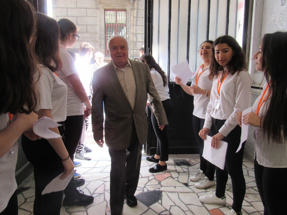 Açýklama: C:\Program Files (x86)\Macromedia\Dreamweaver 4\Lessons\Lesson Files\esayan\po2016 (7).JPG